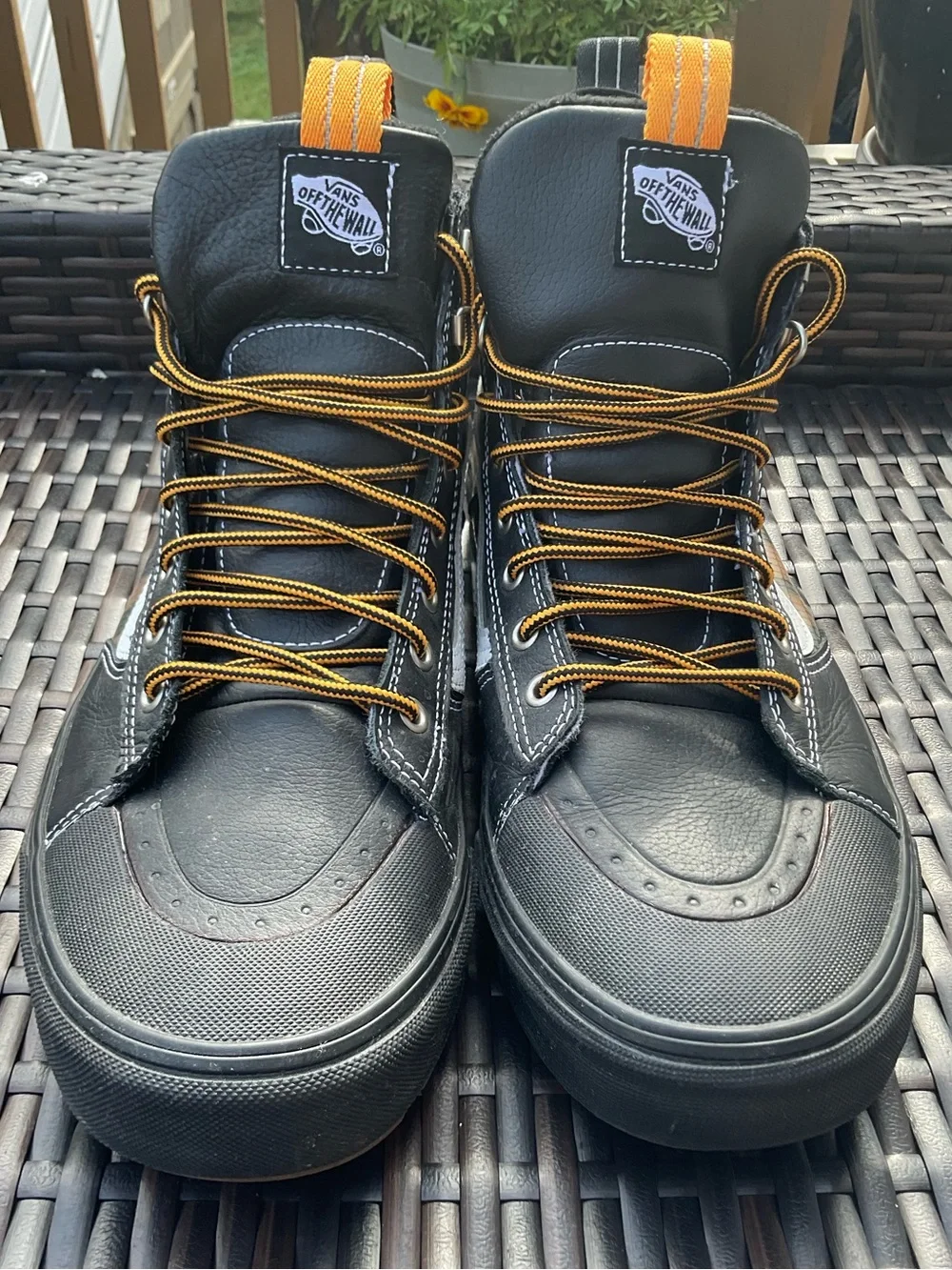 VANS Sk8 Hi MTE 2.0 DX, Black / Green Camo. Very Good Condition. Men’s 11.5.